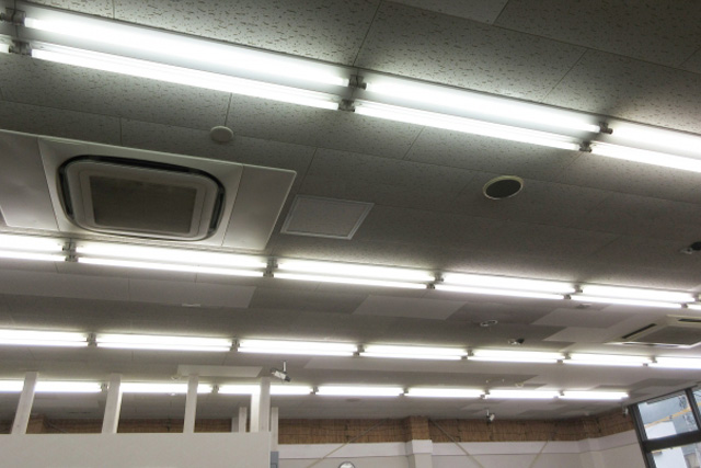 天井のＬＥＤ照明写真